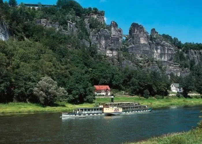 Panoramahotel Wolfsberg Отель Бад-Шандау